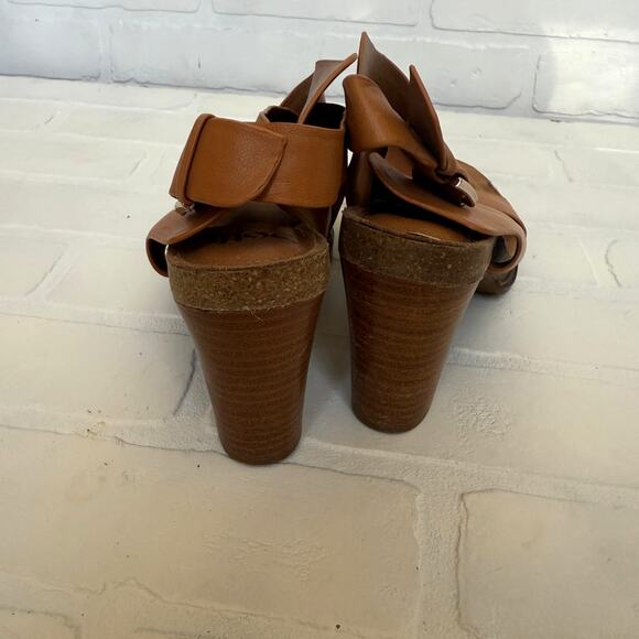 SOFFT Women's Cambry Brown Leather Block Heel Cross over Sandals sz 8.5 - Picture 3 of 7